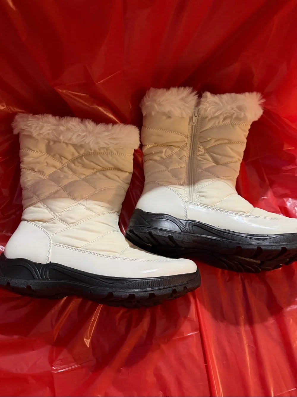 Easy Dry by Easy Street Women's White Cuddle Waterproof Boots Shoes size 9.5